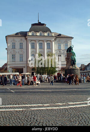 Il department store con Preseren monumento in Presernov Trg di Ljubljana, Foto Stock