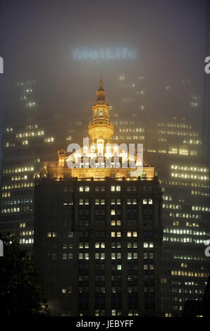 Stati Uniti, America, New York Manhattan, Park avenue, vecchio Grand Central station, Pan Am per l'edificio in background, Foto Stock