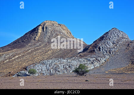 Africa, Namibia, Regione di Erongo, Damaraland, rock, Africa del sud-ovest, deserto deserto montagna, montagne, aperto, verticalmente, Erode, erosione colorfully, in strati, Sidimentgestein, depositi di flusso, cielo blu, Foto Stock