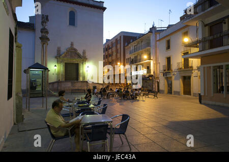 Spagna, Andalusia, Cordoba, la Juderia, street cafe di notte, Foto Stock