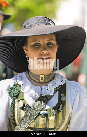 Tag patrocinio della bavarese di montagna le società di protezione con processione festosa di Traunstein, Foto Stock