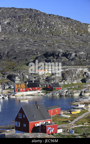 La Groenlandia, Discoteca Bay, Ilimanaq, case, case in legno, paesaggi, rock, Groenlandia occidentale, paesaggi costieri, costa, luogo costiero, baia di montagna, l'Artico, case, liquidazione, Village, villaggio inuit, shore, fuori, architettura, luminosamente, barche, mare, acqua, deserte, Foto Stock