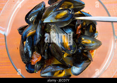 Impepata di cozze cotte al vapore o impepata di cozze Foto Stock