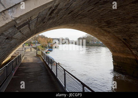 Riverfront viste, London, Regno Unito Foto Stock