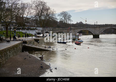 Riverfront viste, London, Regno Unito Foto Stock