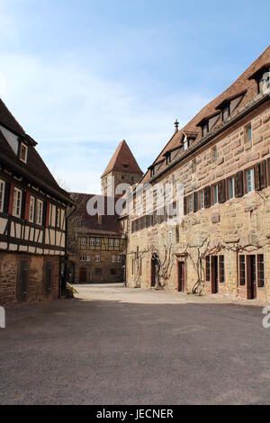 Vecchio stile Tudor e case in pietra di Maulbronn, Germania Foto Stock