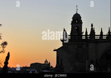 Spagna, Andalusia, provincia di Cadiz, Jerez de la Frontera, Cattedrale di Jerez de la Frontera All'imbrunire, Foto Stock