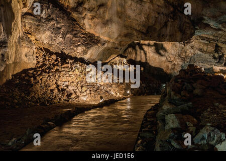 Interno del Katerinska grotta nel Carso Moravo. Repubblica ceca Foto Stock