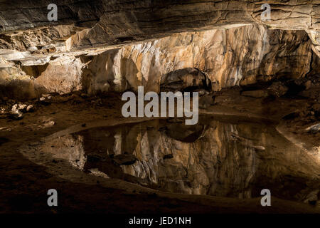 Interno del Katerinska grotta nel Carso Moravo. Repubblica ceca Foto Stock