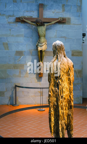 Firenze, Italia - 4 Novembre 2016: camera con opere di Donatello nel Museo dell Opera del Duomo (Museo di opere della cattedrale). Museo contenente l'orig Foto Stock