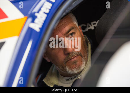 Silverstone, UK. Il 24 giugno 2017. Paul Hollywood racing in Britcar con il Beechdean Motorsport in una Aston Martin Vantage GT4 Credito: Steven roe/Alamy Live News Foto Stock