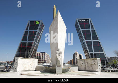 Spagna, Madrid, Plaza de Castilla, Puerta de Europa, grattacielo, Foto Stock