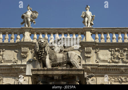L'Italia, Veneto, Verona, Palazzo Maffei, sculture, leone alato, Foto Stock