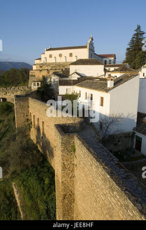 Luce della Sera, vista città, mura, Ronda, Andalusia, Spagna Foto Stock