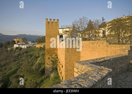 Vista sulla città, mura, inclinazione, Iglesia del Espiritu Santo, Ronda, Andalusia, Spagna Foto Stock