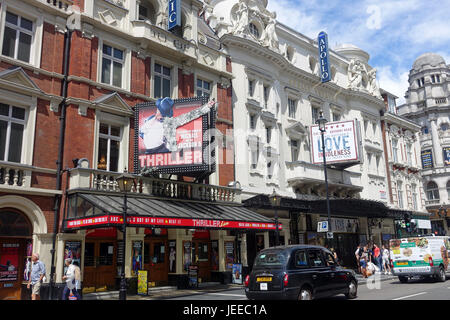 Vista frontale del Apollo e teatri lirici su Shaftesbury Avenue a Londra Foto Stock