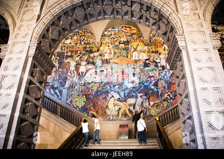 Diego Rivera la monumentale scalinata murale, Palazzo Nazionale, Palacio Nacional, Città del Messico, Messico Foto Stock