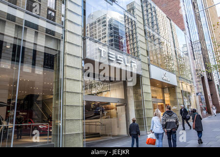 Tesla electric car showroom in Martin place, Sydney, Australia Foto Stock