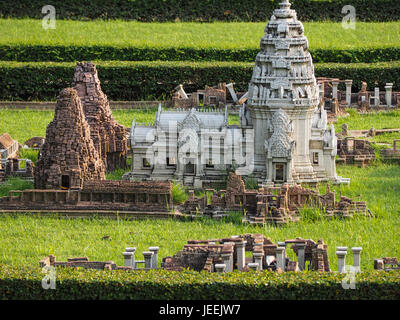 Modello in miniatura di Phimai castello di roccia, tempio Khmer, Phimai, Nakhon Ratchasima provincia, Thailandia Foto Stock