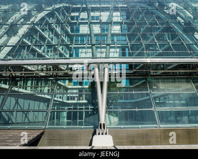 Edificio per uffici di "Berliner Bogen' ad Amburgo, in Germania. Foto Stock