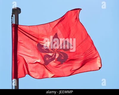 Orizzontale di vista ravvicinata della nuova bandiera nazionale di Hong Kong, Cina. Foto Stock
