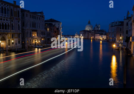 Canal Grande durante le ore notturne Foto Stock