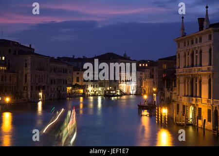 Canal Grande durante le ore notturne Foto Stock