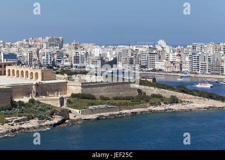 Vista di Fort Manoel e panorama di Sliema, Malta Foto Stock