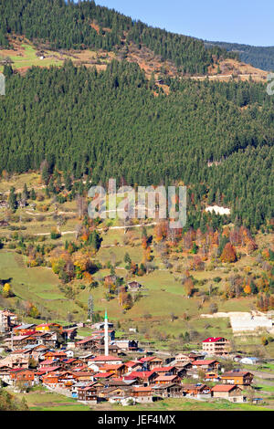 Villaggio di montagna di Uzungol a Trabzon, Turchia Foto Stock