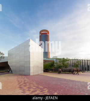 Rettangolo di selezione di ingresso al Caixa Forum Sevilla progettato da Guillermo Vázquez Consuegra Foto Stock