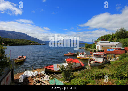 L isolato Puerto Eden in isole di Wellington, fiordi di sud del Cile, provincia Ultima Esparanza Foto Stock