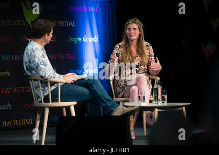 Amanda Owen, hill farmer e autore di "un anno nella vita di un Yorkshire pecoraia', FIGURANTE AL 2017 Hay Festival della letteratura e delle arti, Hay on Wye, Wales UK Foto Stock