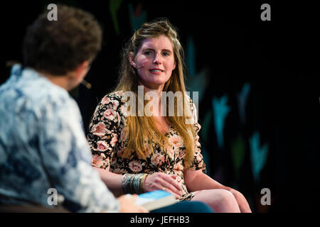 Amanda Owen, hill farmer e autore di "un anno nella vita di un Yorkshire pecoraia', FIGURANTE AL 2017 Hay Festival della letteratura e delle arti, Hay on Wye, Wales UK Foto Stock