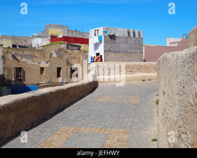 Fortezza di Mazagan paesaggio cittadino con l'arabo antica fortificazione pareti Citadel si trova in Marocco in Africa con il cielo blu e chiaro nel 2016 giornata calda. Foto Stock