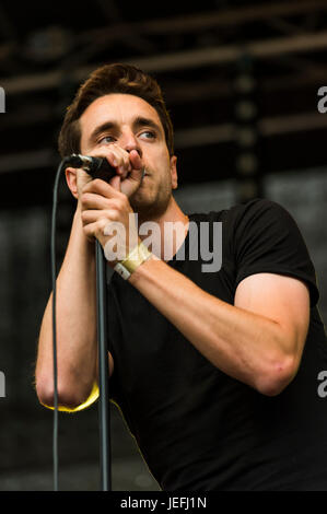 Dumfries, Scozia - Agosto 14, 2016: Robert Shields, frontman della band scozzese, Onr eseguendo in gioventù Beatz, una gratuita day festival Foto Stock