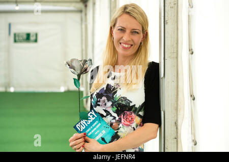 Sarah Engell, scrittore danese, uno di Aarhus 39 gruppo di giovani scrittori europei al 2017 Hay Festival della letteratura e delle arti, Hay on Wye, Wales UK Foto Stock