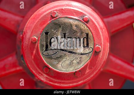 Leyland logo su una ruota da un 1913 Wellingborough double-decker bus Foto Stock