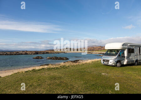 Camper da spiaggia di Traigh vicino Arisaig, Scozia, Regno Unito, Europa. Foto Stock