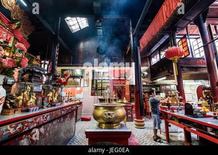 Il tempio Cinese SI SZE YE di Kuala Lumpur in Malesia. Il tempio è uno dei più antichi templi Cinesi nel centro della città che collega indietro a Yap Ah Loy Foto Stock