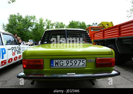 Otwock, Polonia. Il 24 giugno 2017. Oldtimer show tenutosi in Otwock presentando vetture polacco di epoca comunista, noi e i veicoli europei. Credito: Madeleine Lenzo/Pacific Press/Alamy Live News Foto Stock