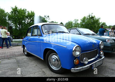 Otwock, Polonia. Il 24 giugno 2017. Oldtimer show tenutosi in Otwock presentando vetture polacco di epoca comunista, noi e i veicoli europei. Credito: Madeleine Lenzo/Pacific Press/Alamy Live News Foto Stock