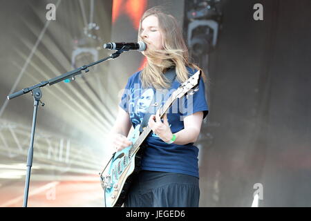 Vienna, Austria. 24th Giu, 2017. Judith Holofernes tiene un concerto al Danube Island Festival 2017. Credit: Franz PERC/Alamy Live News Foto Stock