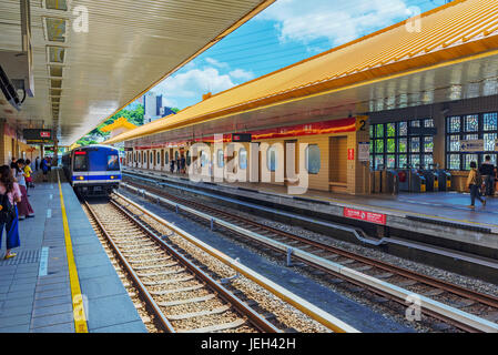 TAIPEI, Taiwan - 29 Maggio: si tratta di Guandu dalla stazione MRT che è una stazione di superficie sulla linea rossa sul 29 maggio 2017 in Taipei Foto Stock