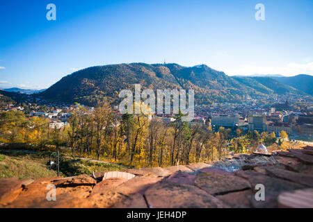 Vista di Brasov vecchia città noto come Kronstadt situato nella parte centrale della Romania Foto Stock