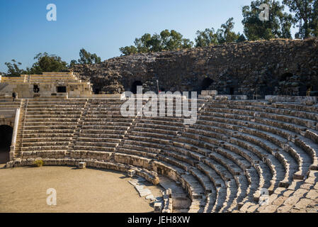 Le rovine di un anfiteatro romano di Beit Shearim Parco Nazionale; Beit Shean, distretto del Nord, Israele Foto Stock