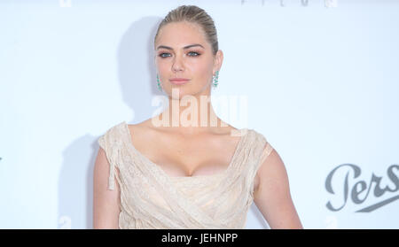 Settantesimo Cannes Film Festival - amfAR Cinema against AIDS Gala - Arrivi con: Kate Upton dove: Cap d'Antibes, Regno Unito quando: 25 Maggio 2017 Foto Stock