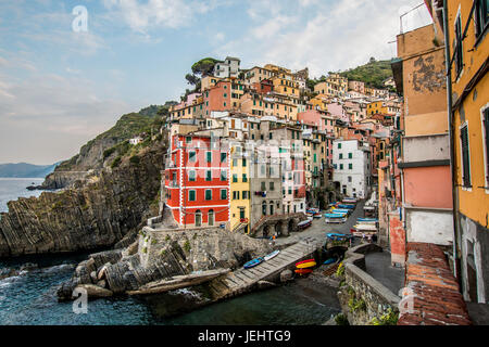 La mattina presto a Riomaggiore, cinque terre, Italia Foto Stock