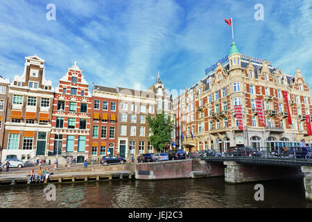 AMSTERDAM-AGO. 17, 2012. Hotel de l'Europe di Amsterdam, un hotel a cinque stelle situato sul fiume Amstel, nel centro di Amsterdam. Foto Stock