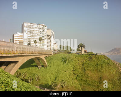 Ponte della città di Lima Foto Stock