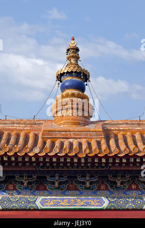 Ornato campanile del famoso Tempio dei lama, Pechino Foto Stock